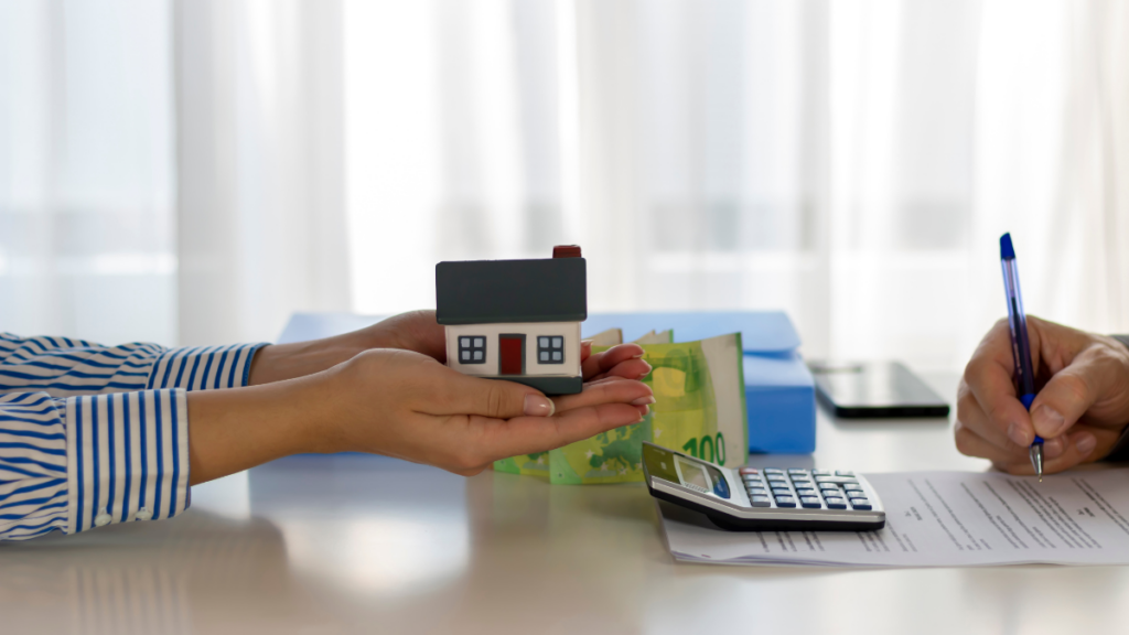 Transferir la hipoteca sin tener una nómina alta: cómo hacerlo